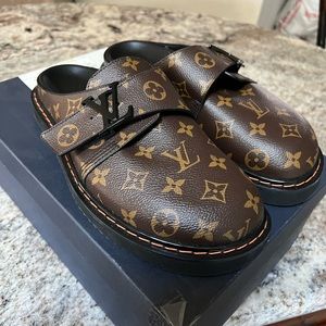 Mens Louis Vuitton East Mule